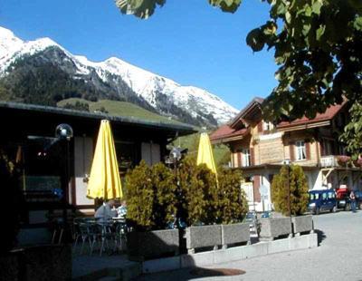Hôtel-Buffet de la Gare Château-d'Œx Extérieur photo